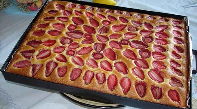 Easy to make strawberry pie, but such delicious!