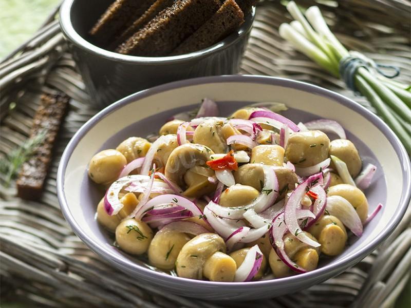 Pickled instant mushrooms. Very simple recipe