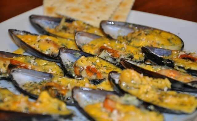 Baked mussels and cheese appetizer