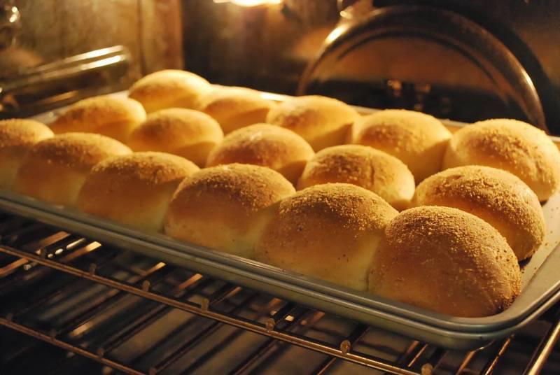 Easy Pandesal - the most popular bread in the Philippines