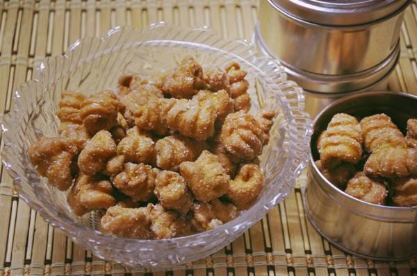 Easy flour, milk and eggs cookies