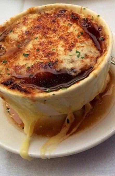 This is the easiest recipe of Famous Barr French Onion Soup for me
