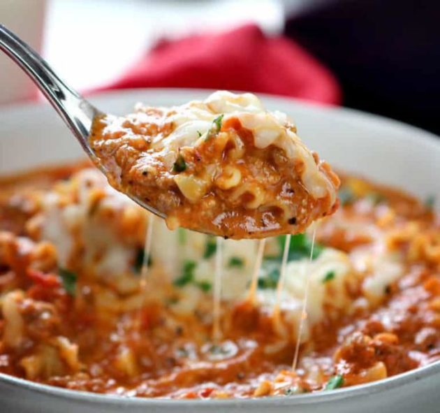 Super Easy 30 minutes Lasagna Soup