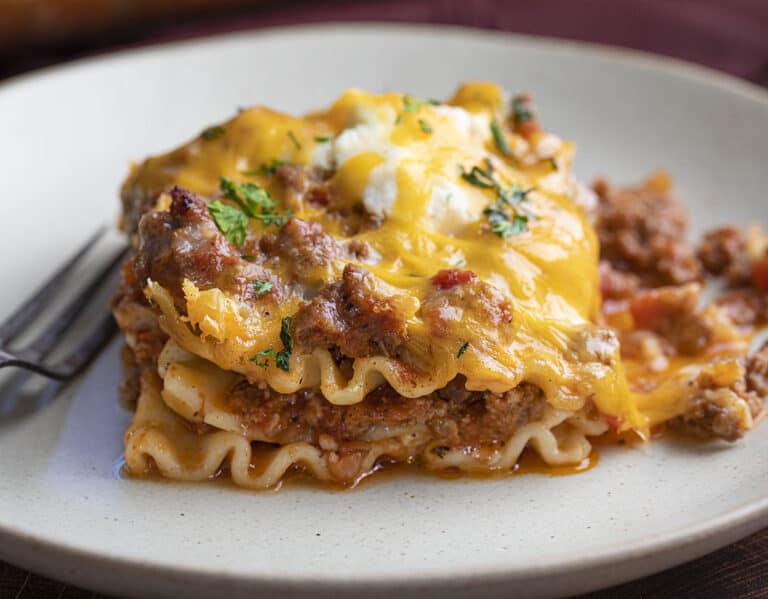 Easy Lasagna with Meat Sauce and Lots of Cheese
