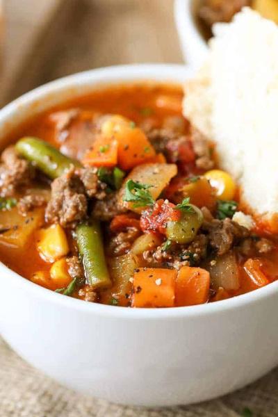 Quick and Hearty Hamburger Soup Loaded With Vegetables, Beef, Tomatoes ...