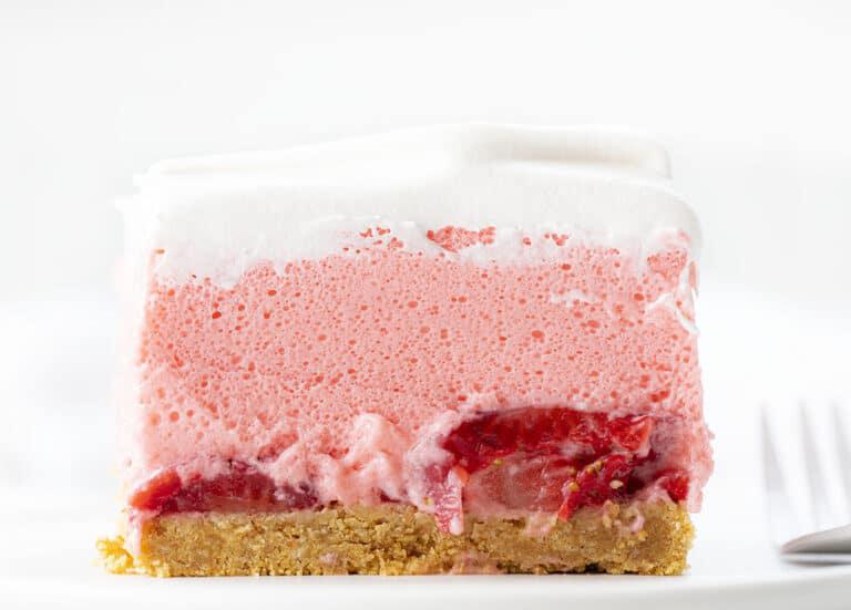 Light and Fluffy No-bake Strawberry Icebox Cheesecake