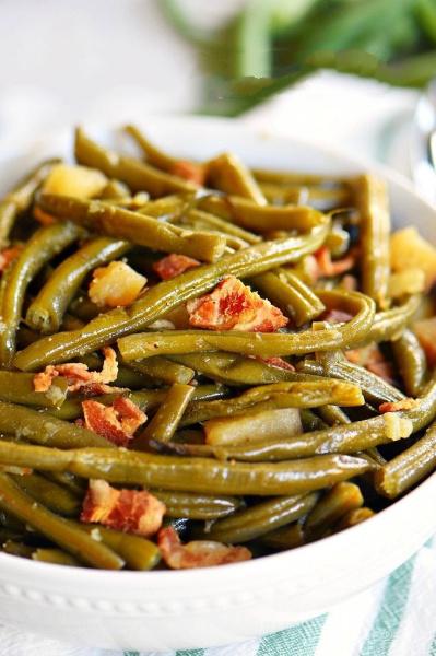 Slow Cooker Green Beans and Bacon Recipe - TASTYDONE