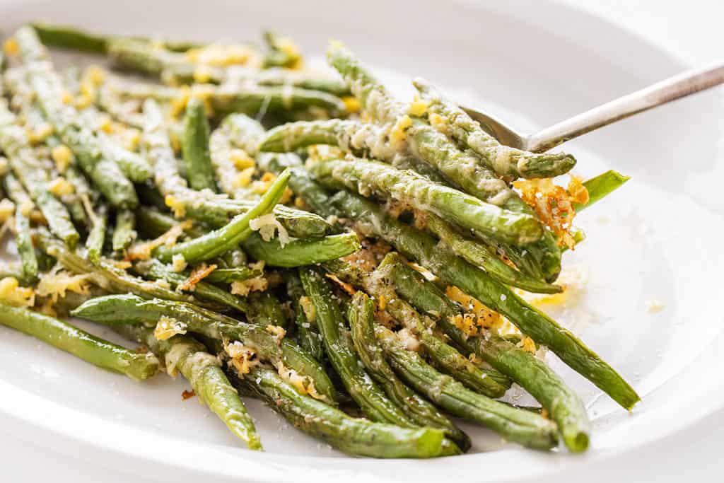 Crispy Outside and Juicy Inside Roasted Parmesan Green Beans