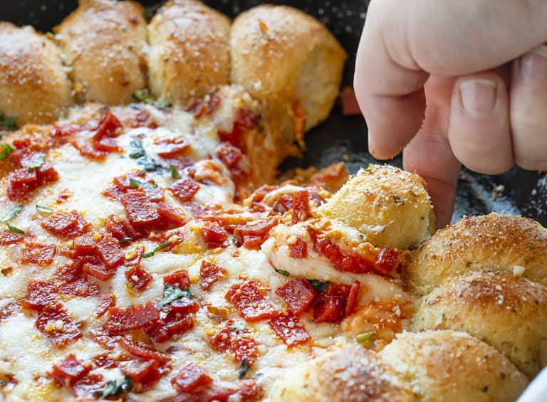 Skillet Pizza Dip with Garlic Butter Bread
