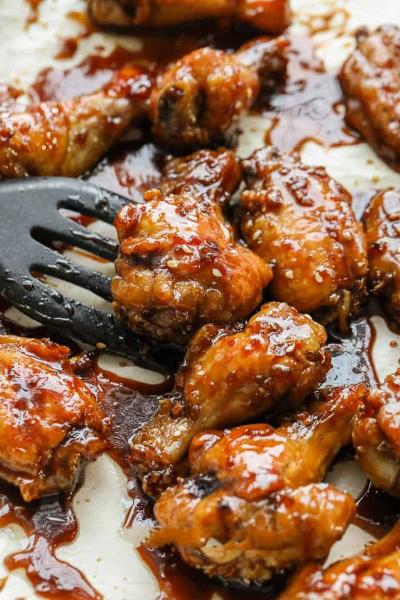 Oven Honey Garlic Chicken Wings - TASTYDONE