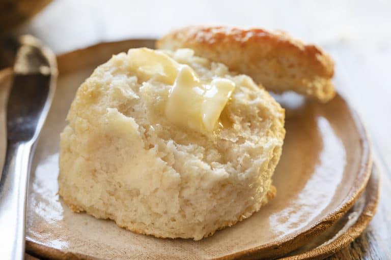 The Most Easy and Delicious Buttermilk Biscuits