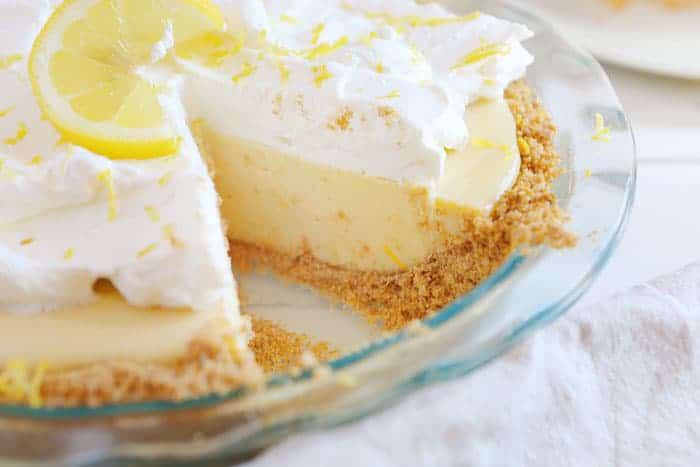 Lemon Pie with a perfect cracker crust - TASTYDONE