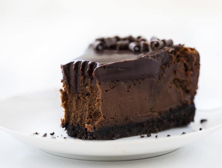 Rich and Creamy Chocolate Cheesecake