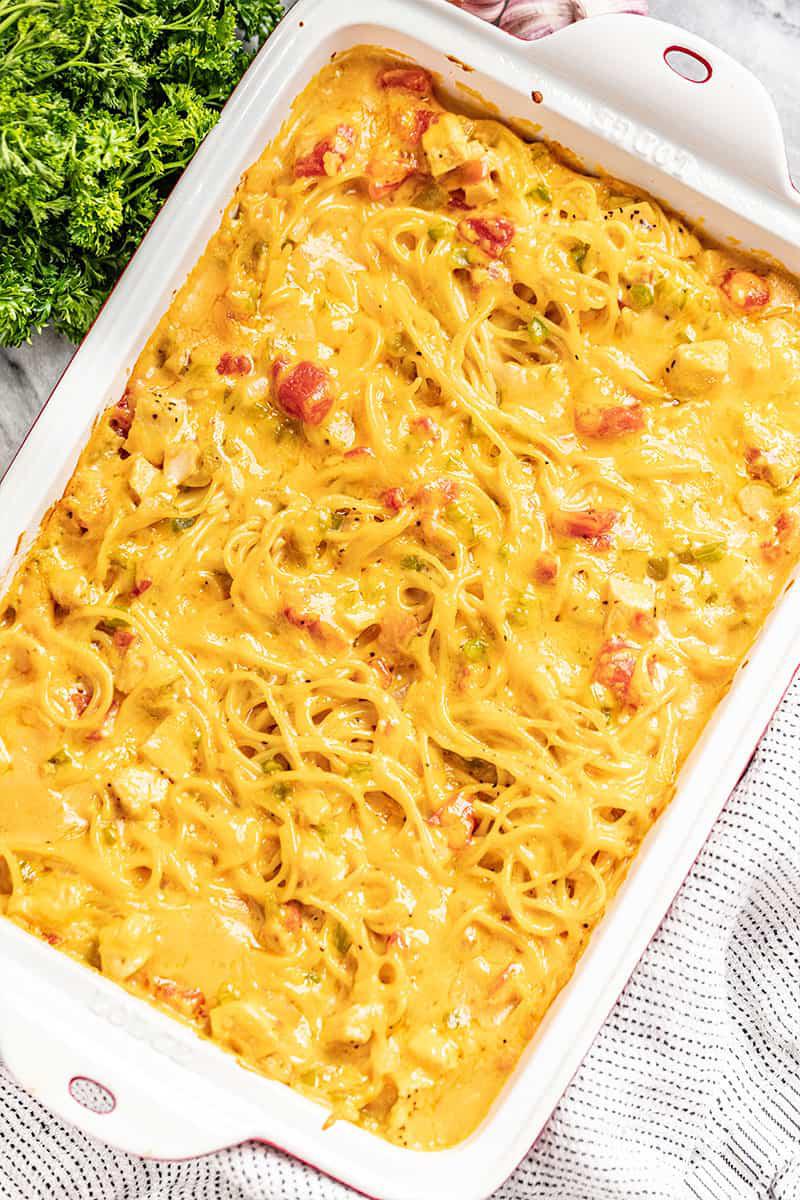 Oven Baked Cheesy Chicken Spaghetti - TASTYDONE