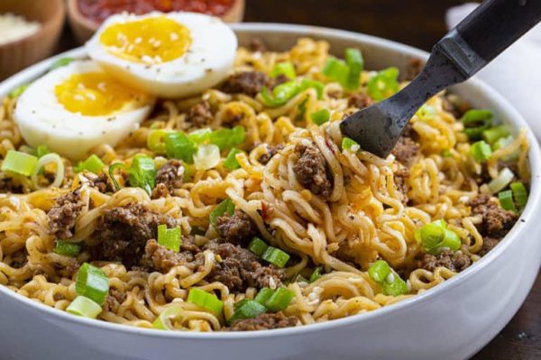 Spicy Chili Garlic Sauce Beef Ramen - TASTYDONE