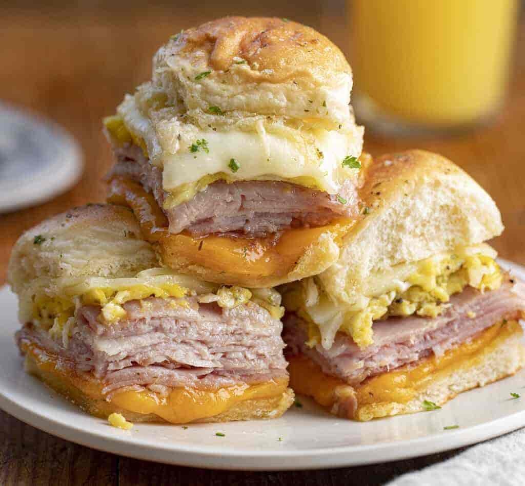 Quick Ham Egg And Cheese Breakfast Sandwiches Recipe Tastydone