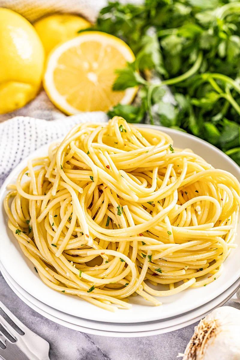 Quick to Make and Easily Customizable Olive Oil Pasta