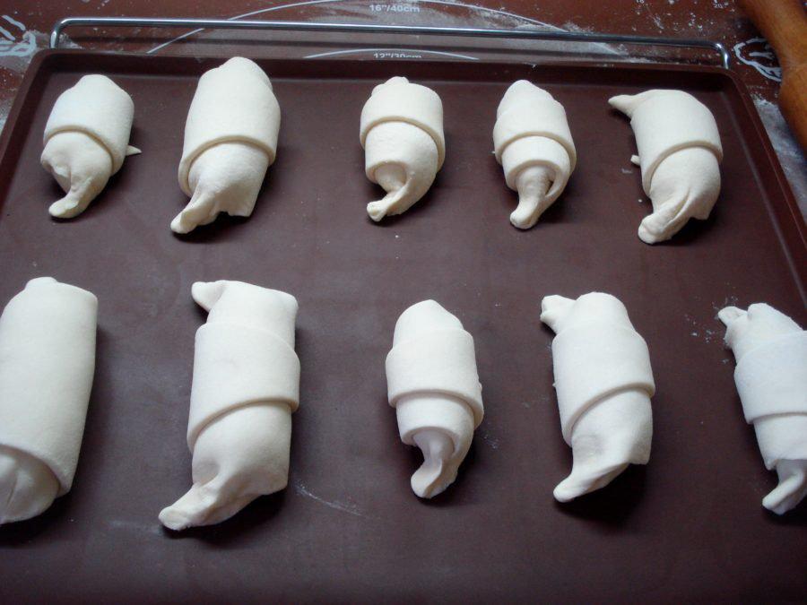 The perfect homemade chocolate filling for croissants