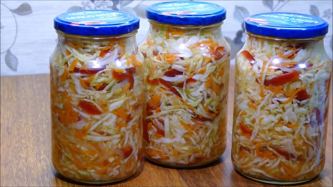 Crispy pickled cabbage (sauerkraut) with bell peppers