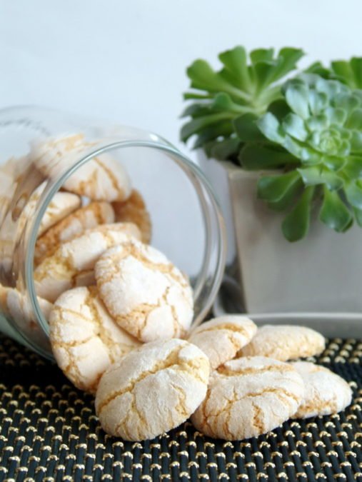 Amaretti Almond Cookies