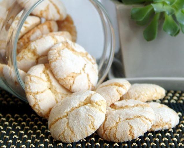 Amaretti Almond Cookies