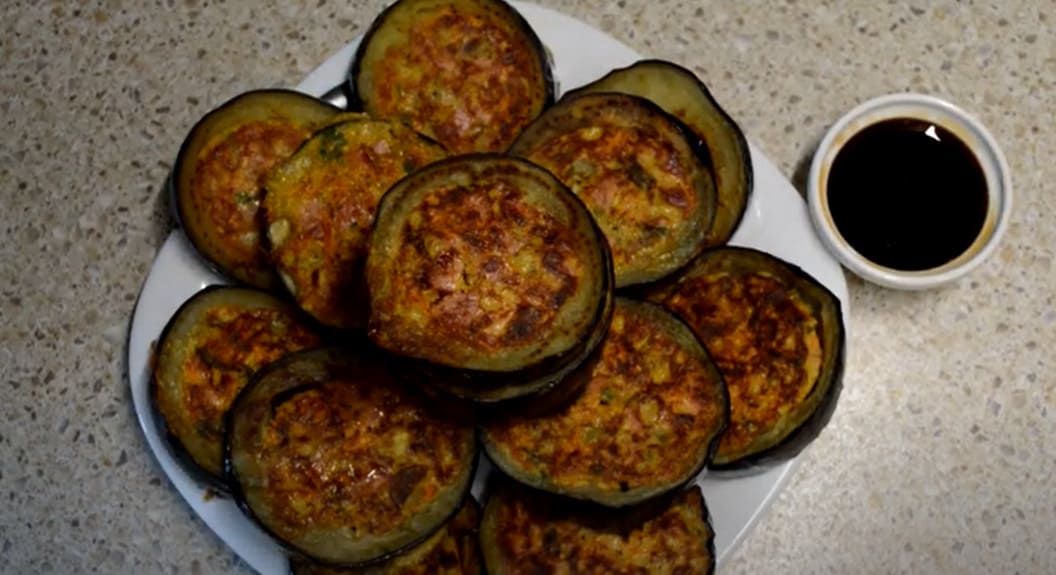 Fried Eggplant Stuffed with Sausage, Carrot, and Egg: The Perfect Combination!
