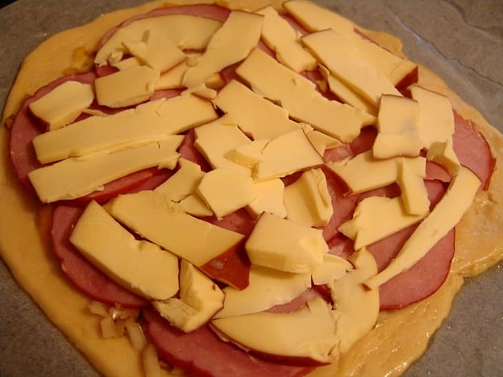 Muffuletta - A Closed Cheese and Meat Pie