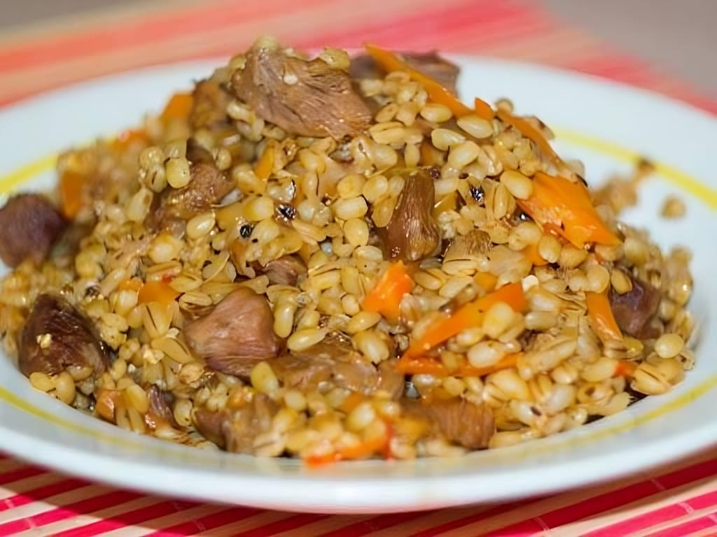 Delicious Meat and Pearl Barley Porridge. Who doesn't love pearl barley?