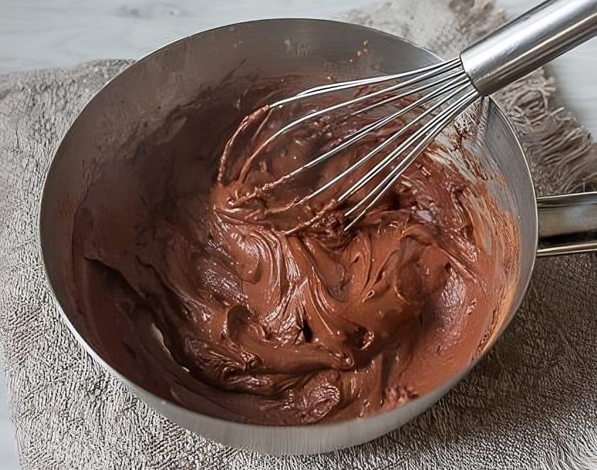 Easy Honey-Chocolate Cake with Nutella