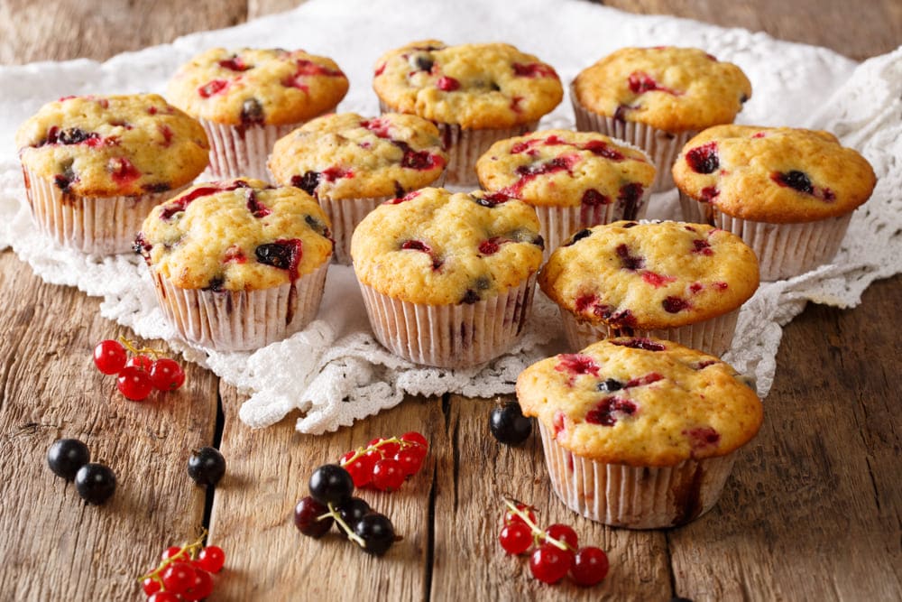 Simple and Fragrant Kefir Cupcakes with Currants