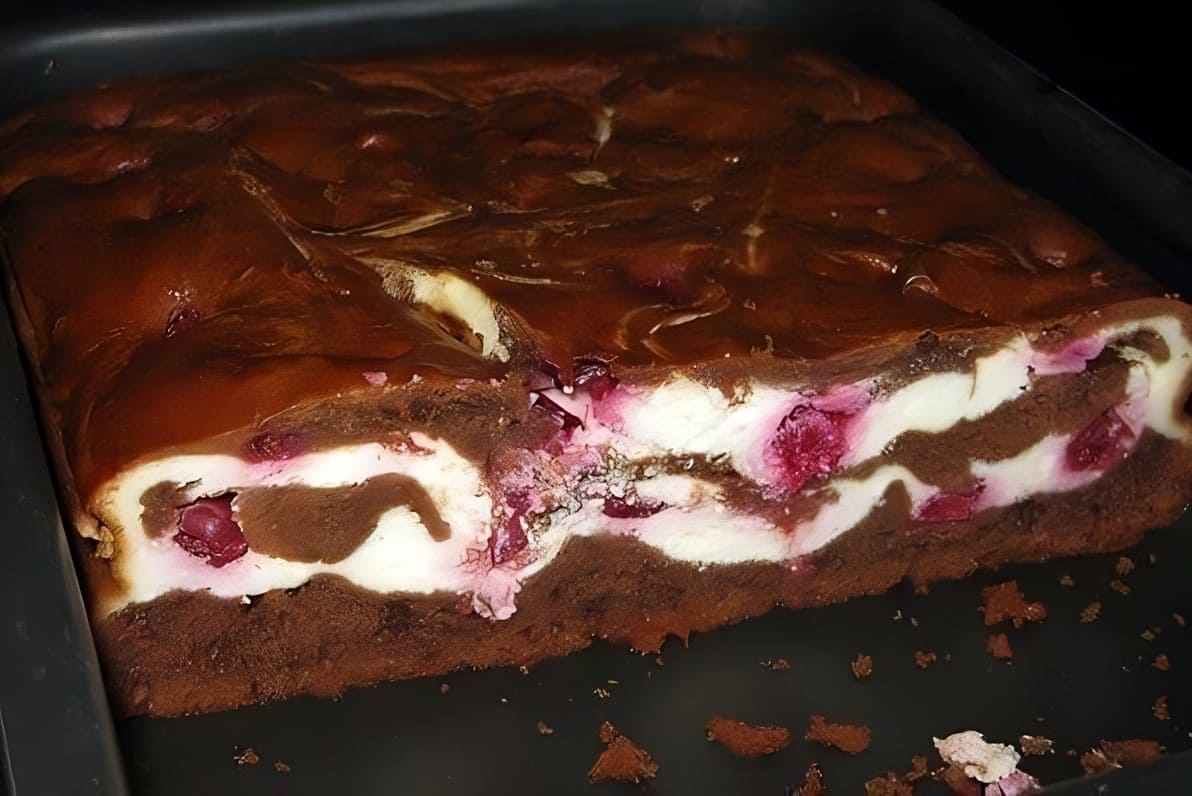 Cherry and Cottage Cheese Brownie - An Incredibly Delicious Cake