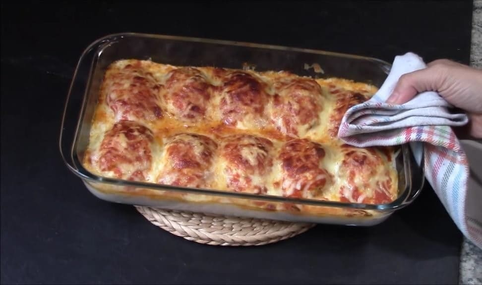 How to Make a Restaurant-Level Delight from Everyday Ingredients: Baked Meat Casserole
