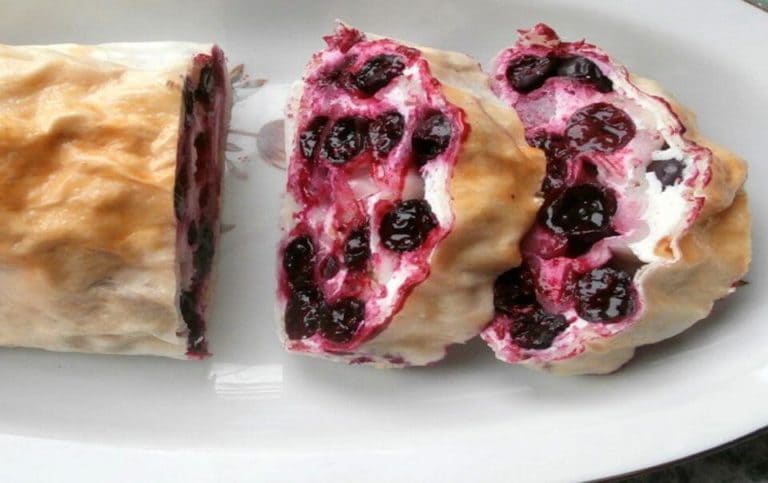 Cottage Cheese and Berry Thin Pita Bread Roll