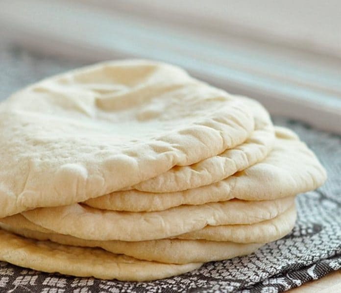 How to bake popular PITA flatbreads yourself