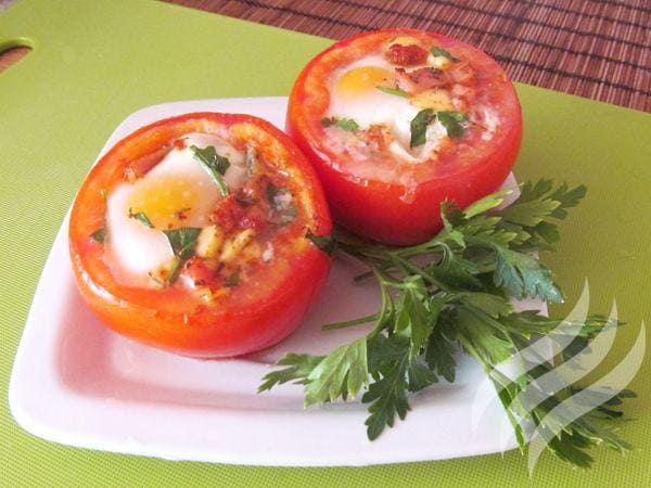 Tomato and Egg Breakfast. A Recipe for the Simplest and Most Delicious Breakfast