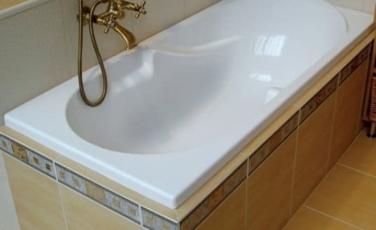 Your Bathtub Will Shine Like New in Half an Hour with This Simple Household Solution
