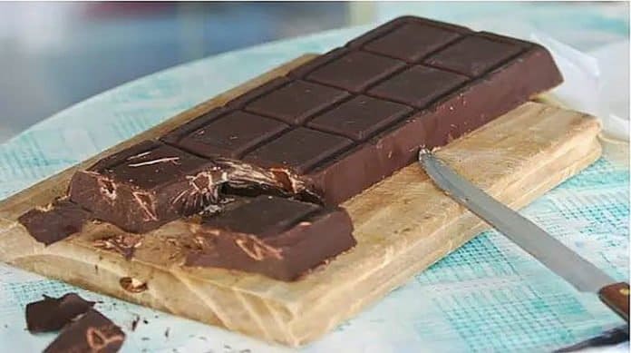 Homemade Chocolate in Just 10 Minutes with 4 Simple Ingredients