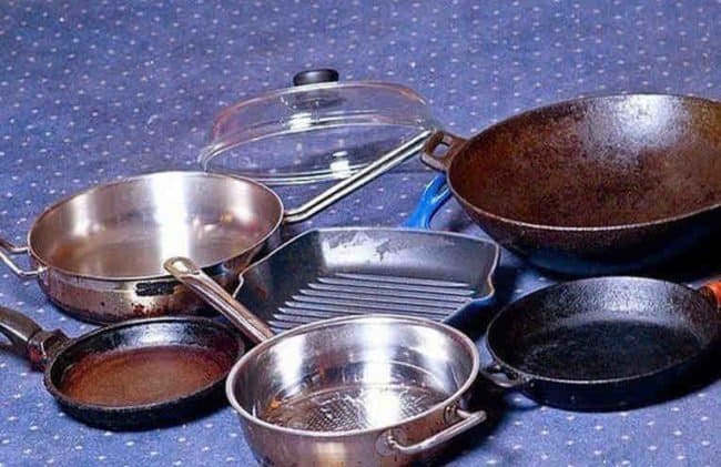 Easy Cleaning Solution for Cookware: Say Goodbye to Grease with 3 Simple Ingredients!