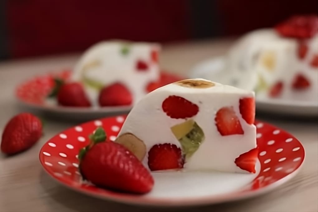 Light, No-Bake Strawberry Dessert