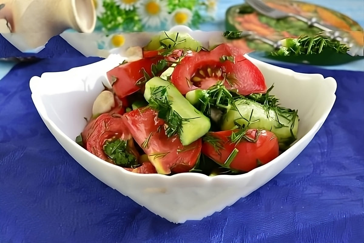 The Quickest and Most Delicious Cucumber and Tomato Salad with Garlic and Herbs