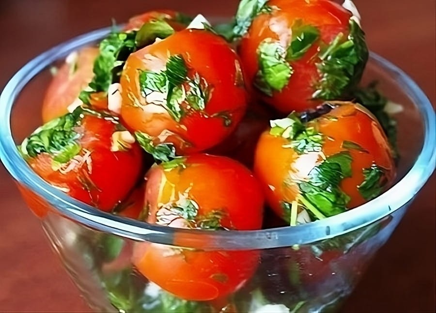 Deliciously Zesty Tomato Appetizer for Meat and Fish – Tomatoes Marinated in Bags