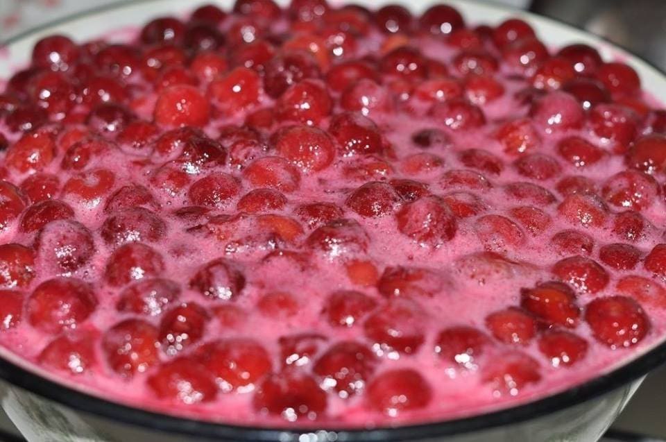 Cherry Jam in Jelly: Preserving the Freshness!