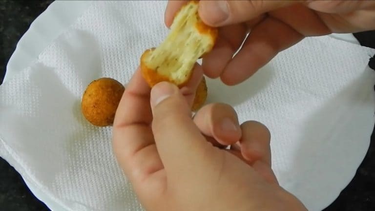 Delicious Cheese Donuts: A Simple Snack to Savor!