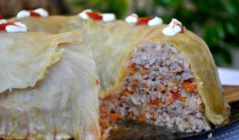 Huge Lazy Stuffed Cabbage Roll: A Dish Worthy of Attention!