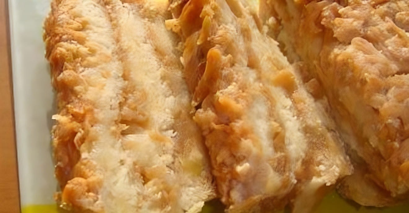 Bulgarian Apple Pie Magic: A Delicate Treat from Simple Ingredients!