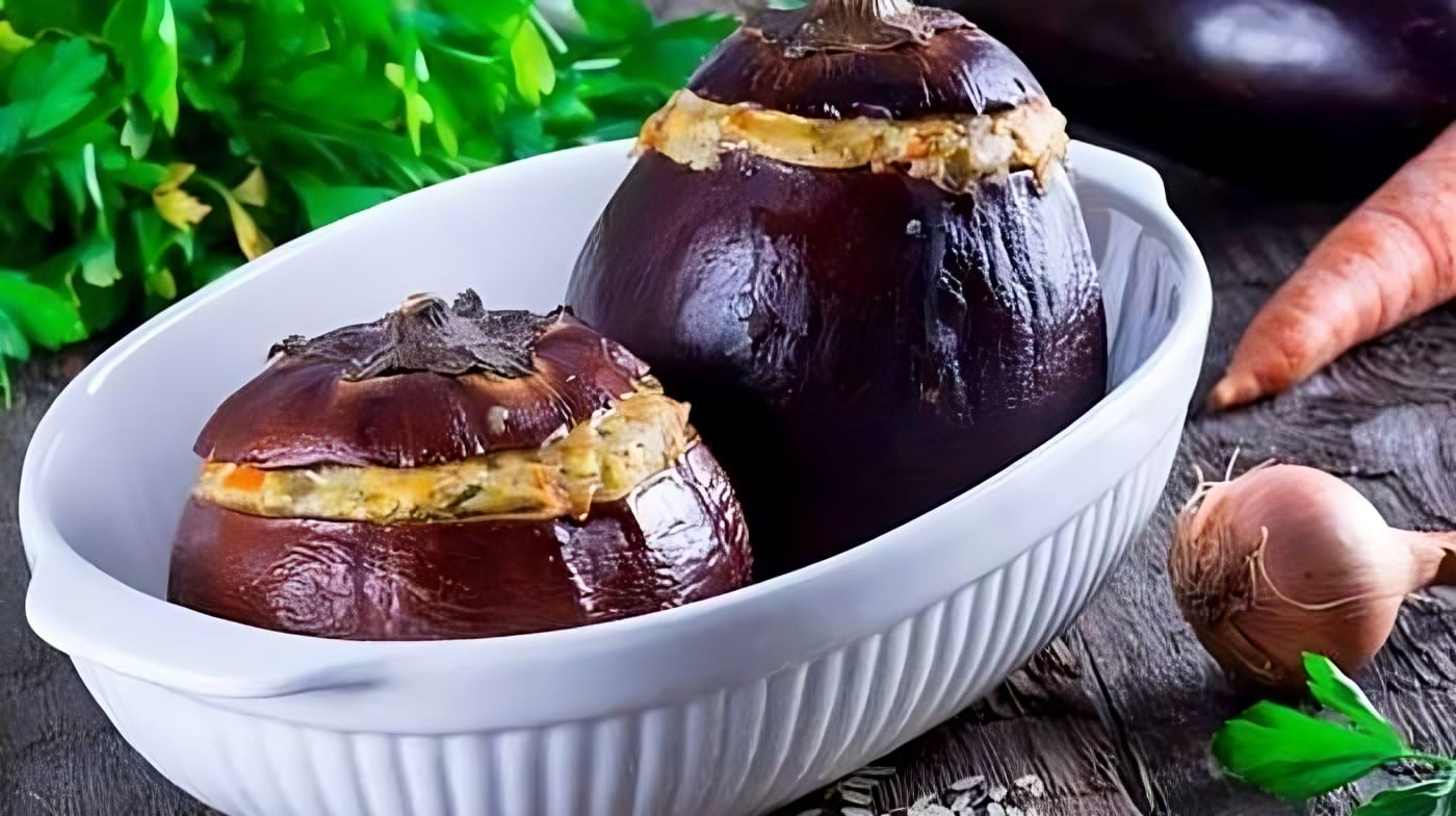 Stuffed Eggplants – A Simple and Aromatic Family Dinner!