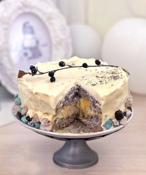 Magnificent Poppy Seed Cake – A Visual and Culinary Delight!