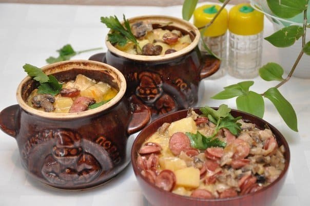 Hunter's Sausages with Potatoes in Mini Casseroles. A Restaurant-Level Dish Made Simple!