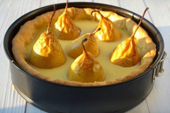 Pear in Crystal Pie - No Chef Skills Needed for This Masterpiece!